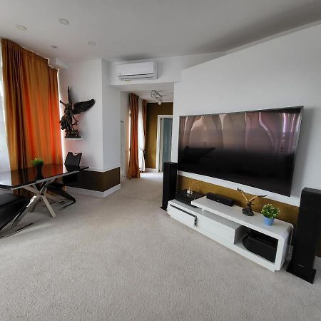 Large Luxury Apartment - Penthouse - Terrace Bucharest Exterior photo