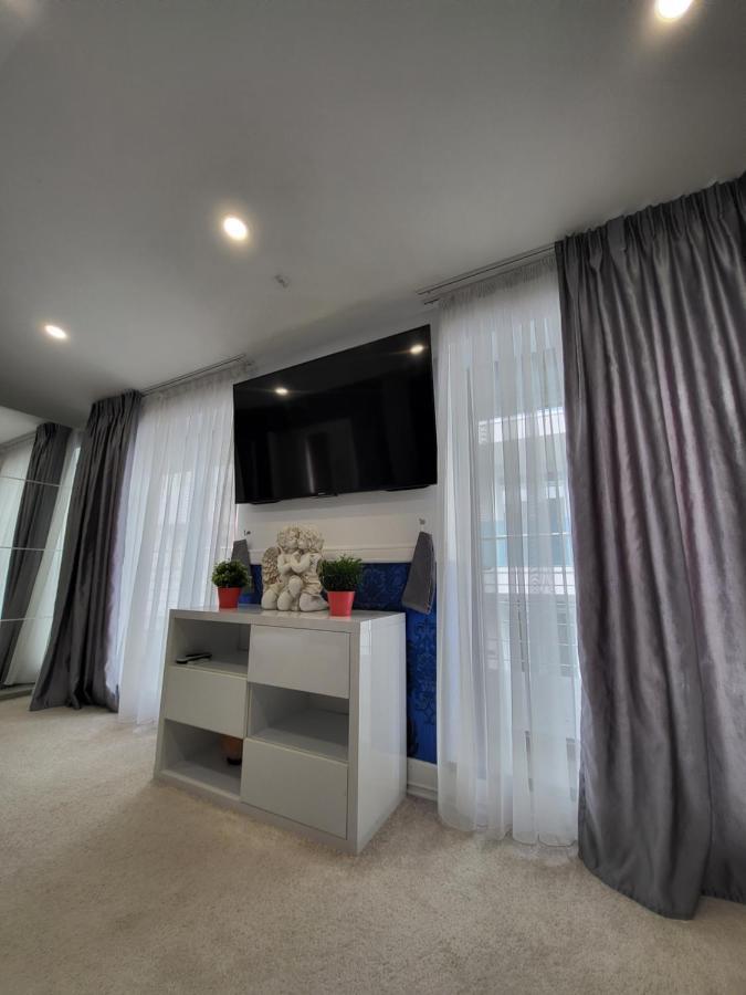 Large Luxury Apartment - Penthouse - Terrace Bucharest Exterior photo