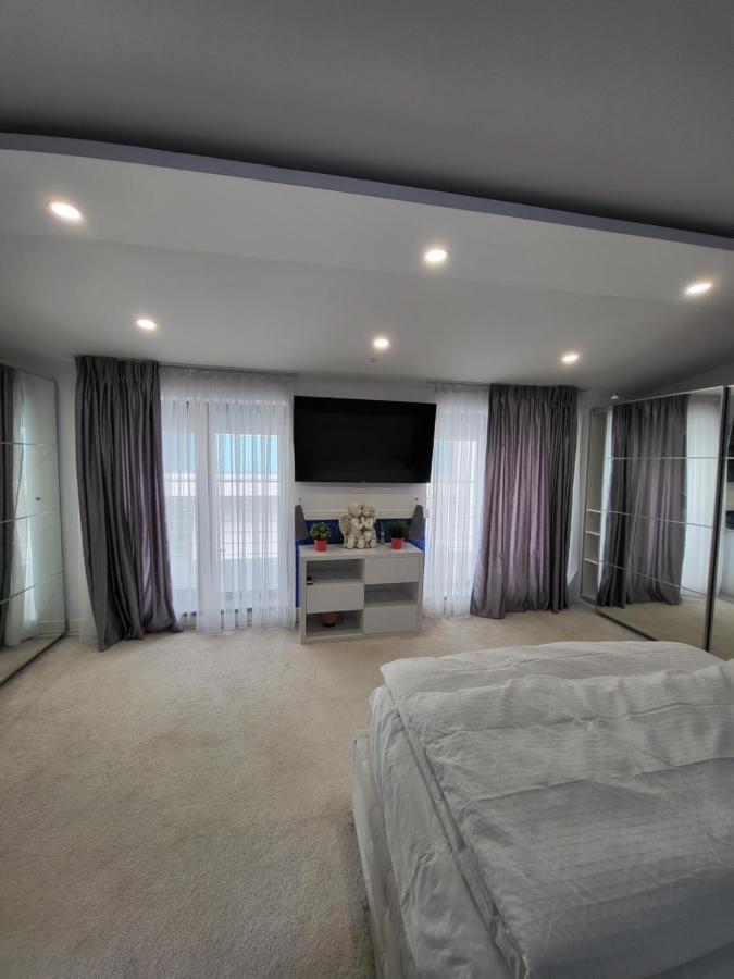 Large Luxury Apartment - Penthouse - Terrace Bucharest Exterior photo